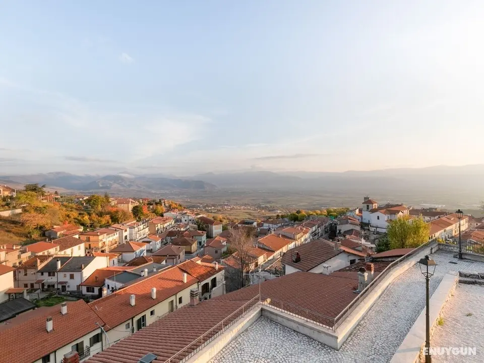 Classy Holiday Home in Aielli With Panoramic Terrace - Konum Öne Çıkanlar