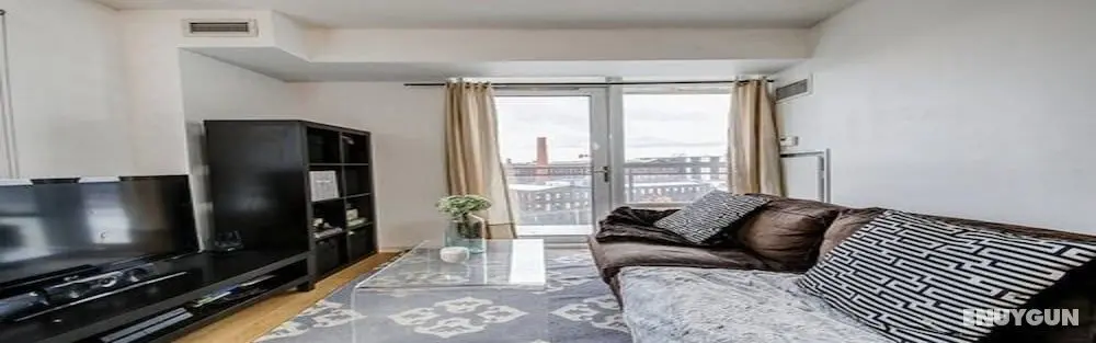 Clean and Cozy Liberty Village - Öne Çıkan Resim