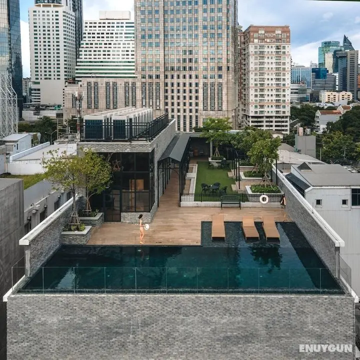 The Coach Boutique Hotel Sukhumvit 14 Bangkok by Compass Hospitality - Öne Çıkan Resim