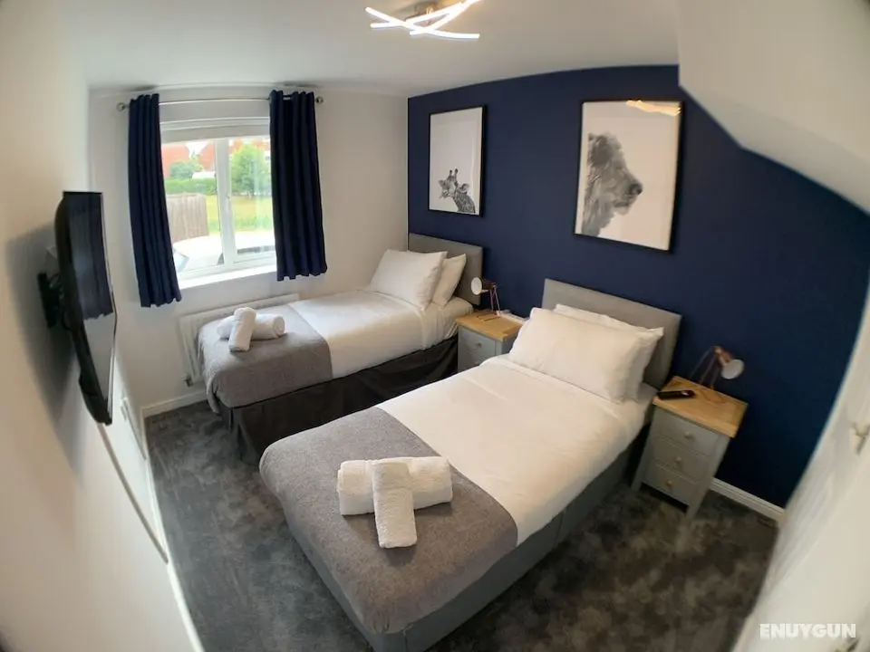 The coach house views netflix sleeps 5 - Öne Çıkan Resim