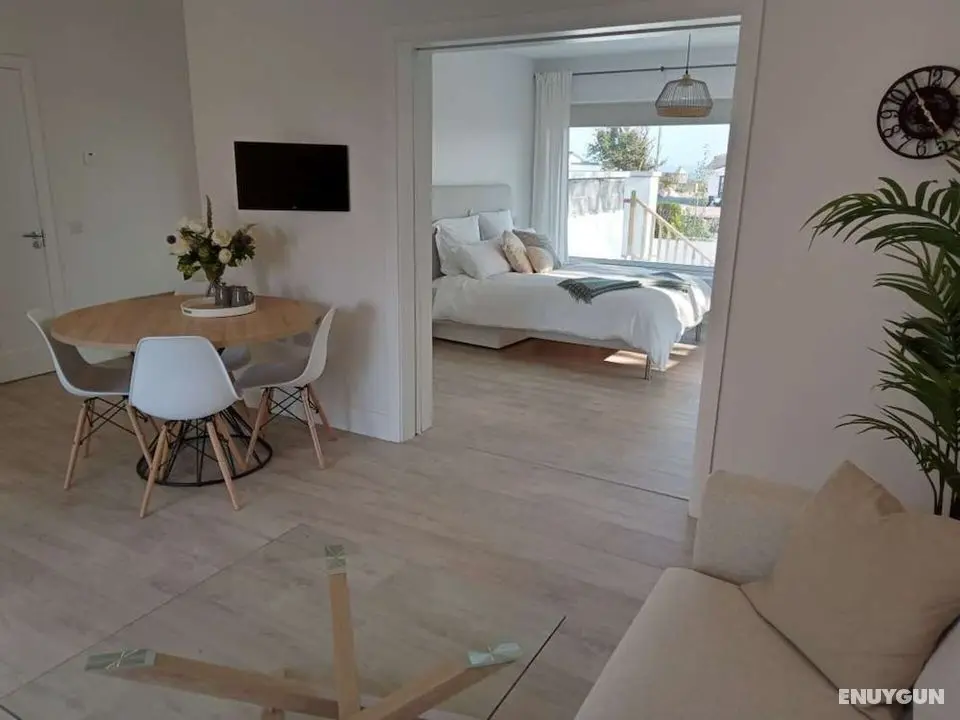 Coastal Apartment With sea Views - Öne Çıkan Resim