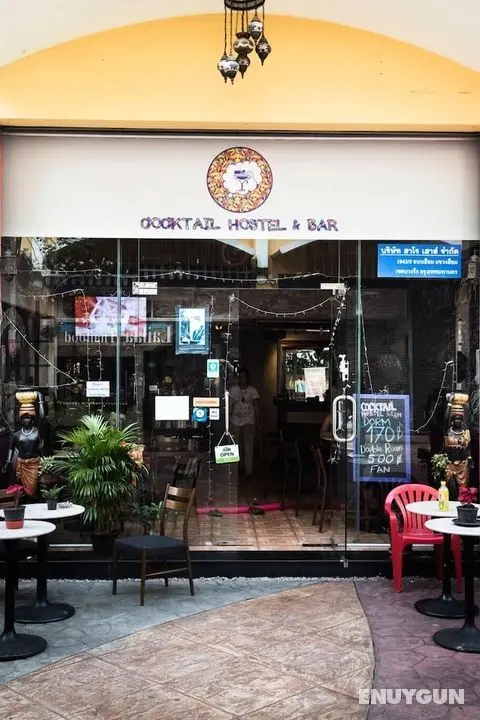 Cocktail Hostel & Bar Silom Bangkok - Öne Çıkan Resim