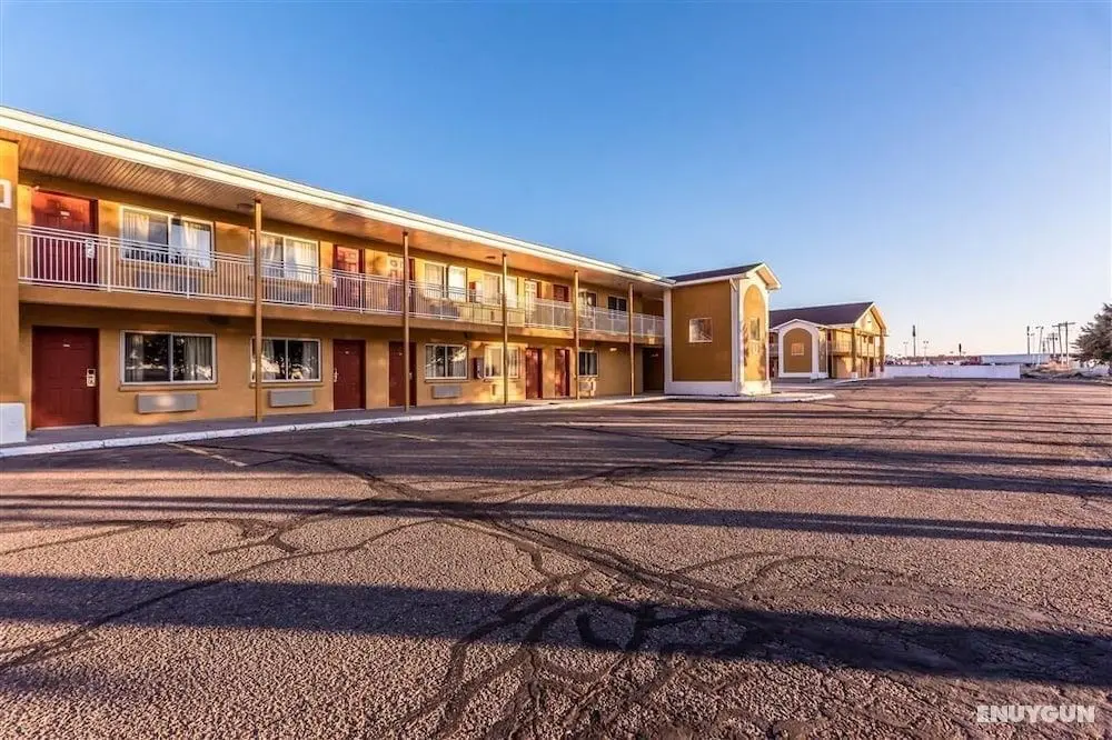 Colby Inn and Suites - Dış Mekan