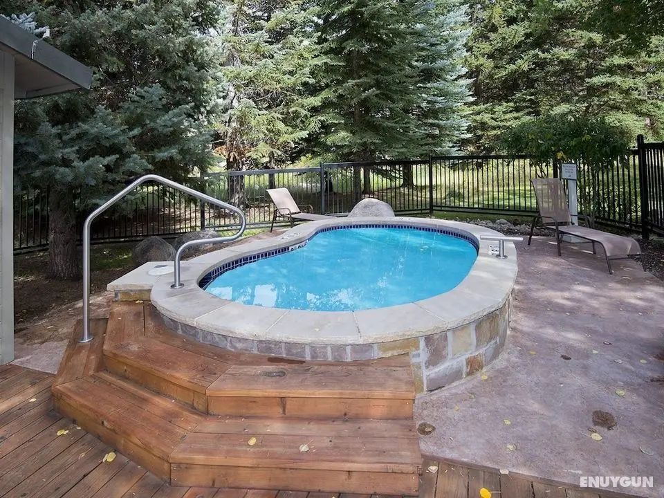 Coldstream Townhome 7 - Spa