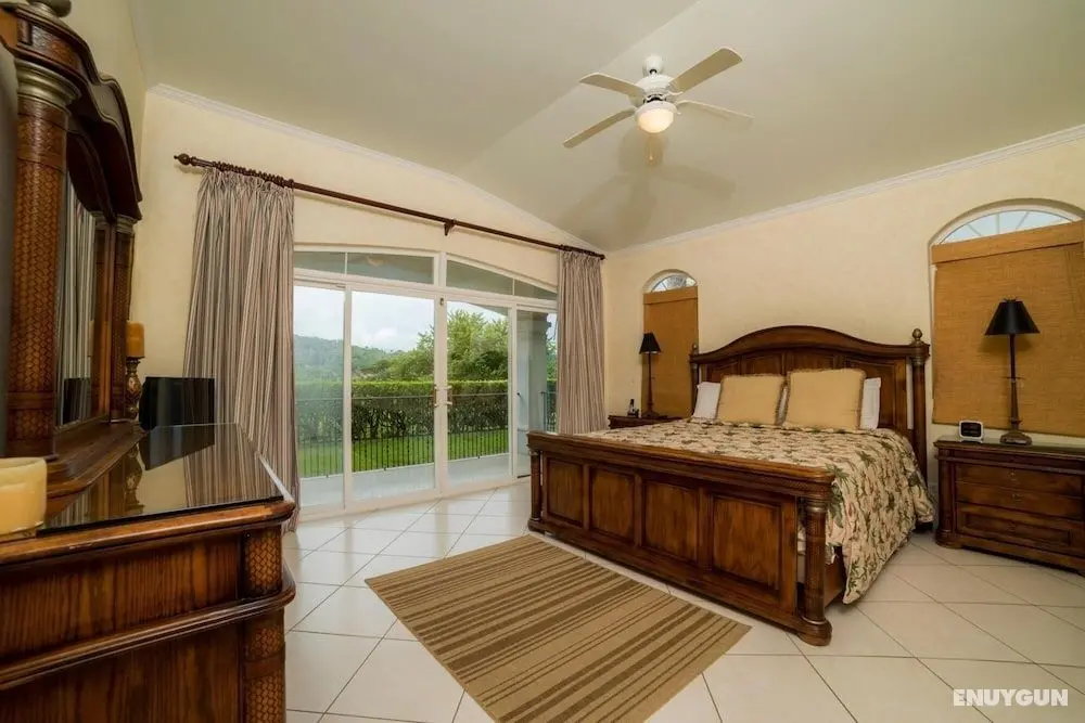 Colina 5E 2 bdr 2 Bath - Oda