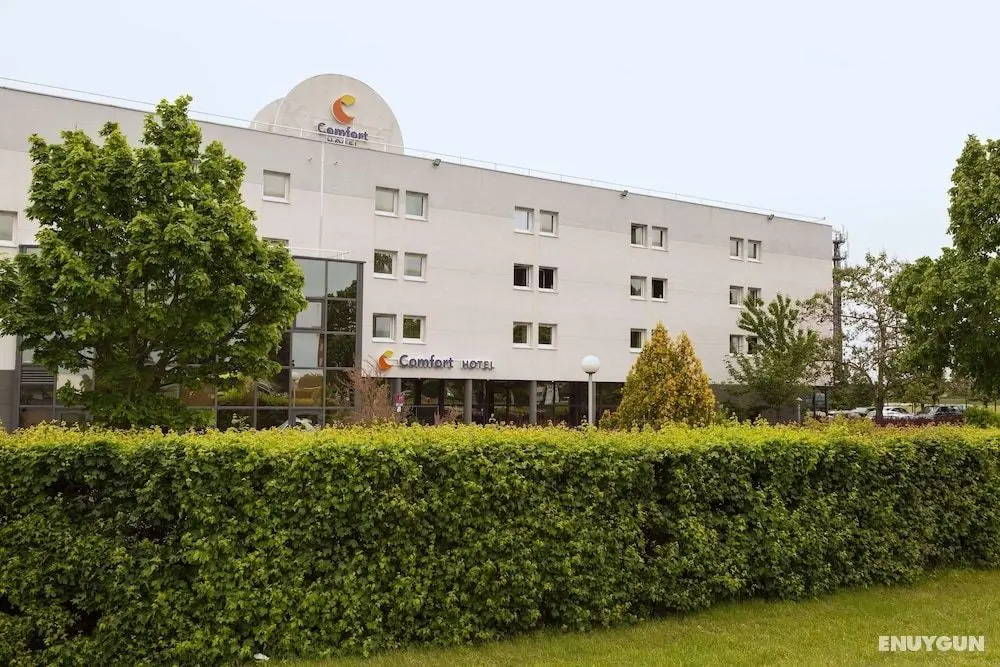 Comfort Hotel Aeroport Lyon St Exupery - Dış Mekan