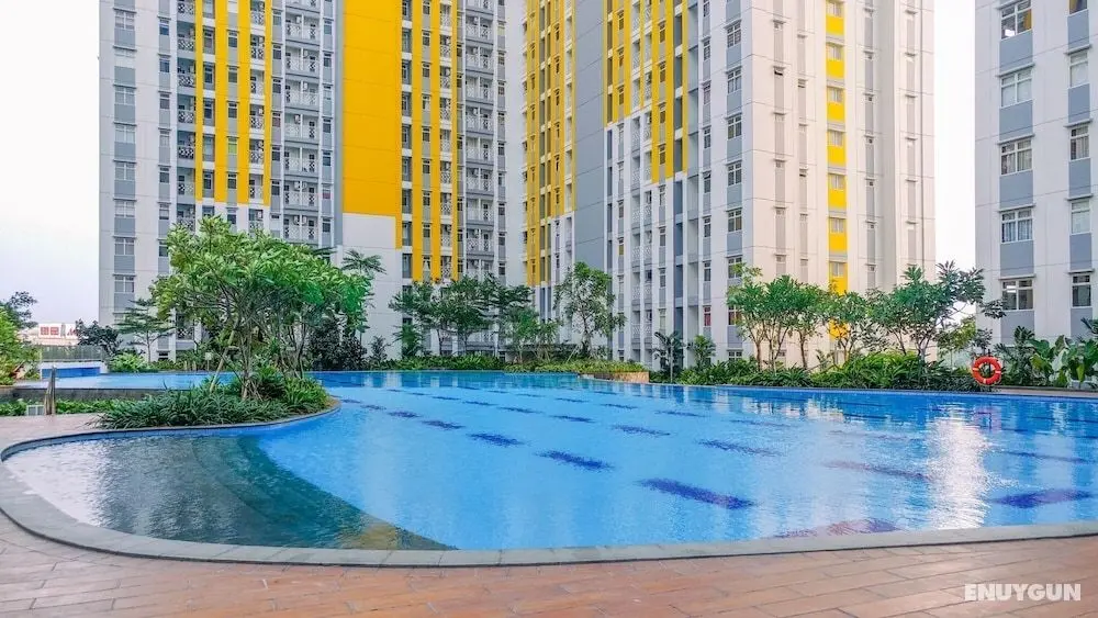 Comfort And Homey 2Br At Springlake Apartment Bekasi - Havuz