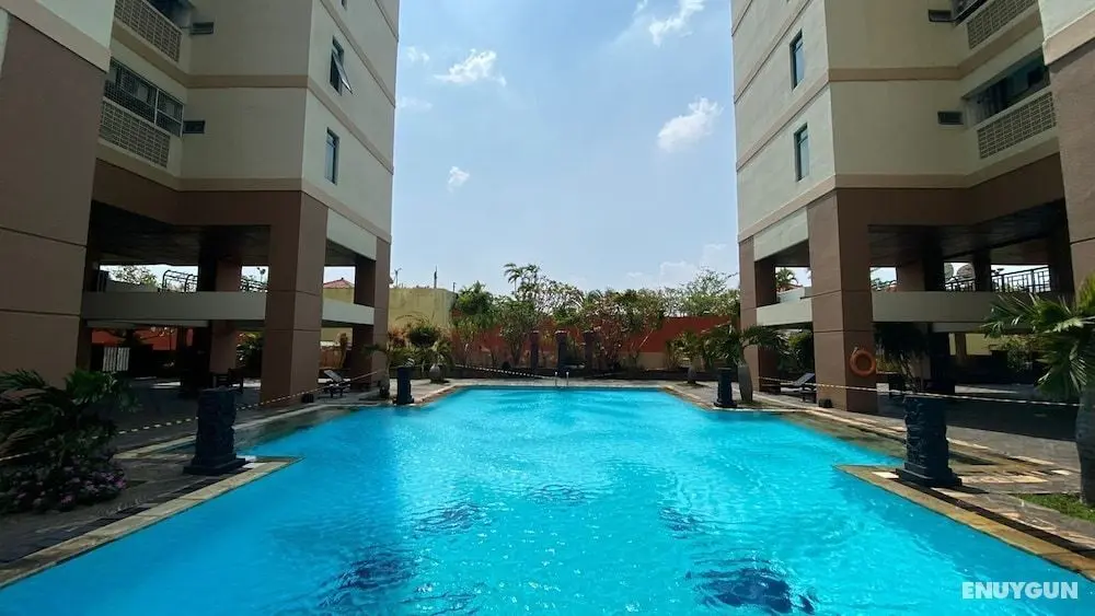 Comfort And Homey 3Br At Pesona Bahari Apartment - Havuz