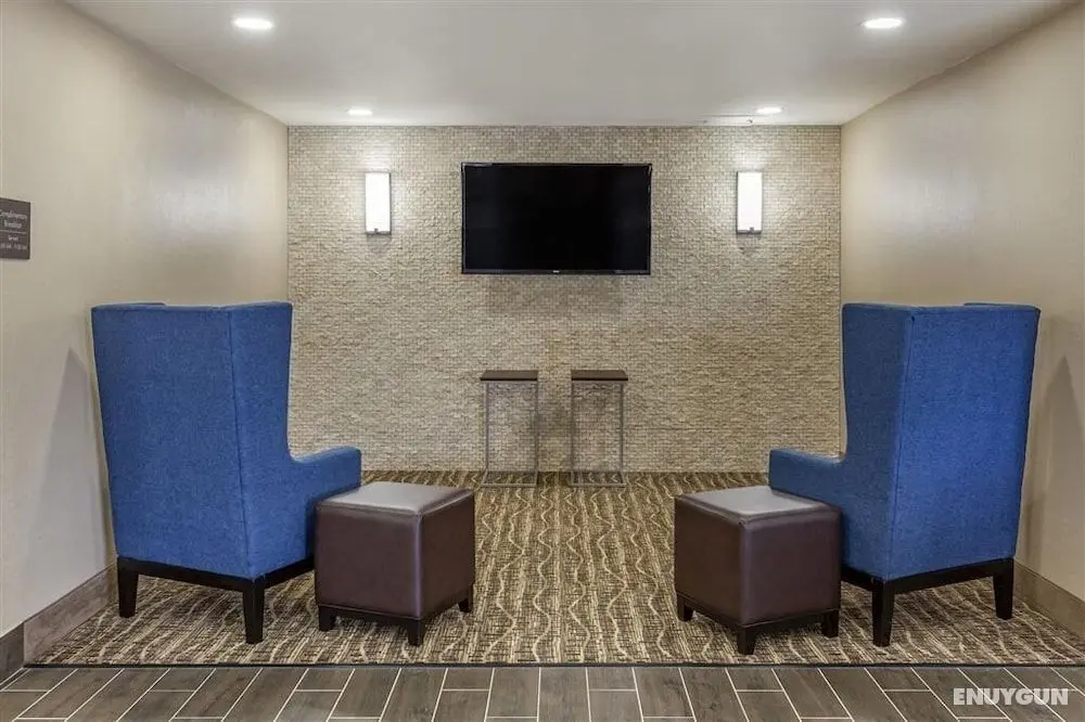 Comfort Inn & Suites Near North Fort Bragg - Lobi