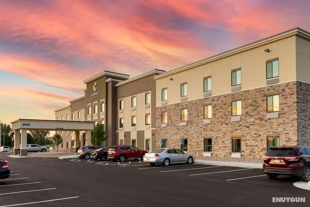 Comfort Inn & Suites - Dış Mekan