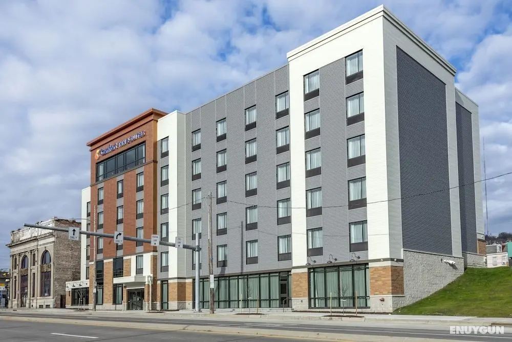 Comfort Inn & Suites Pittsburgh-Northshore - Dış Mekan