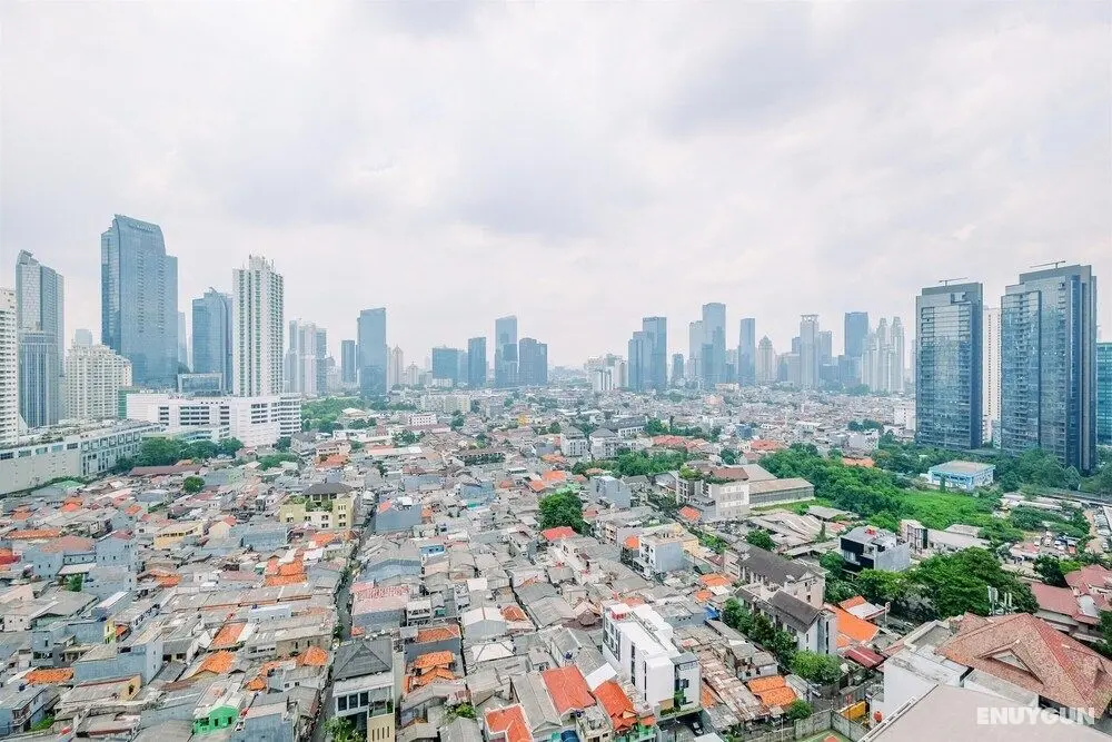 Comfort And Modern Look Studio Apartment At Ambassade Kuningan - Oda Manzaraları