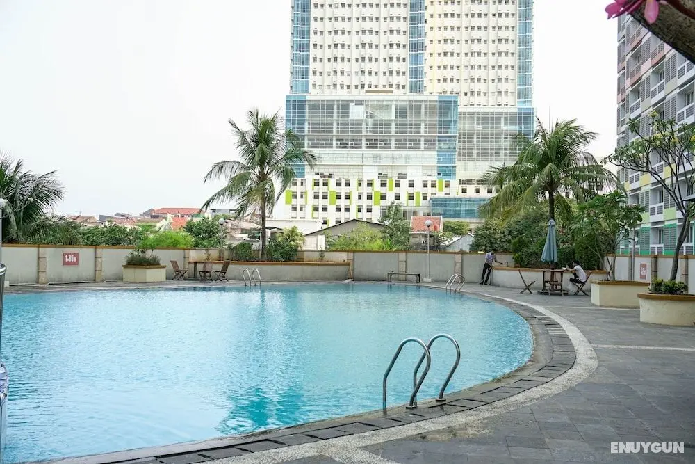 Comfort and Strategic Studio Apartment Margonda Residence 2 near UI - Havuz
