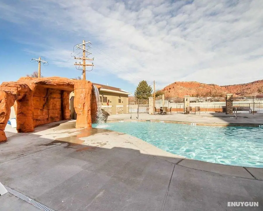 Comfort Suites Kanab - Havuz