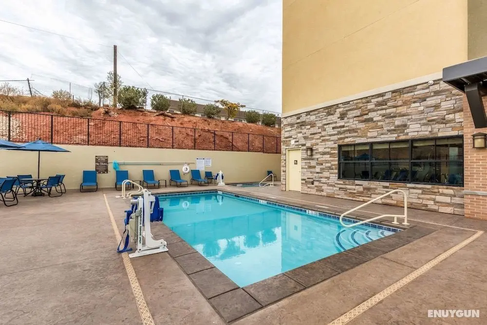 Comfort Suites St George - University Area - Havuz