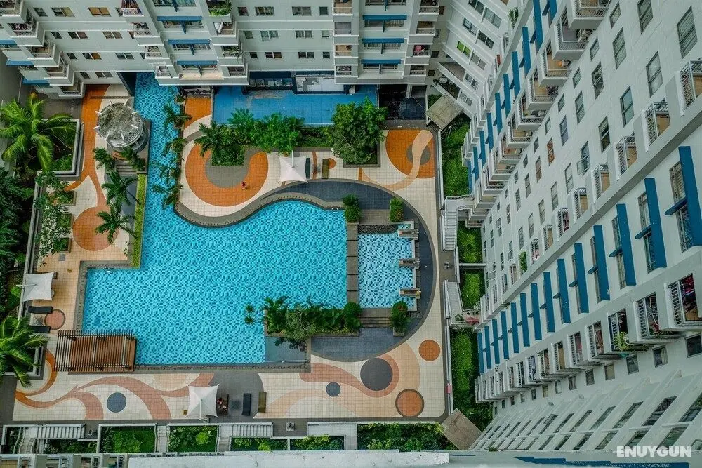 Comfortable 2BR Apartment at Sudirman Park - Havuz