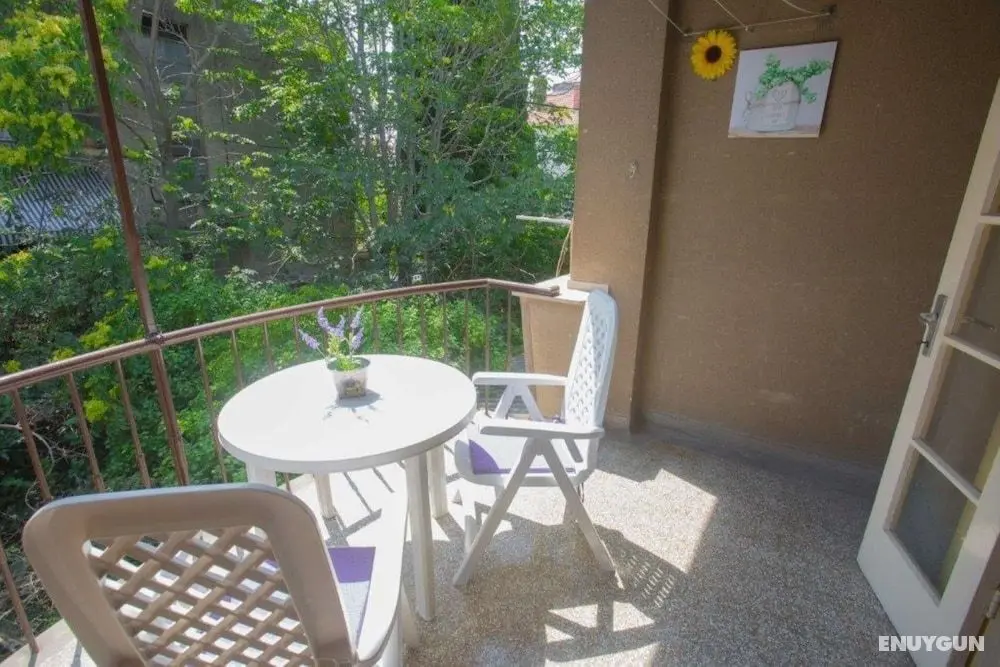 Comfortable Apartment With Balcony & Garden View - Öne Çıkan Resim
