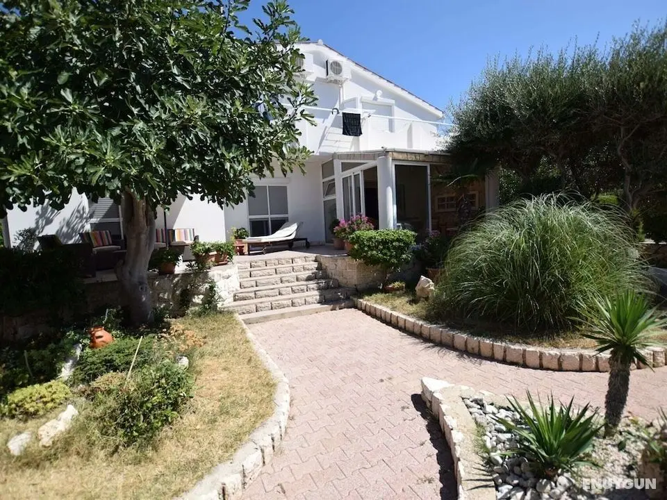Comfortable Apartment With Balcony Near the Beach - Öne Çıkan Resim