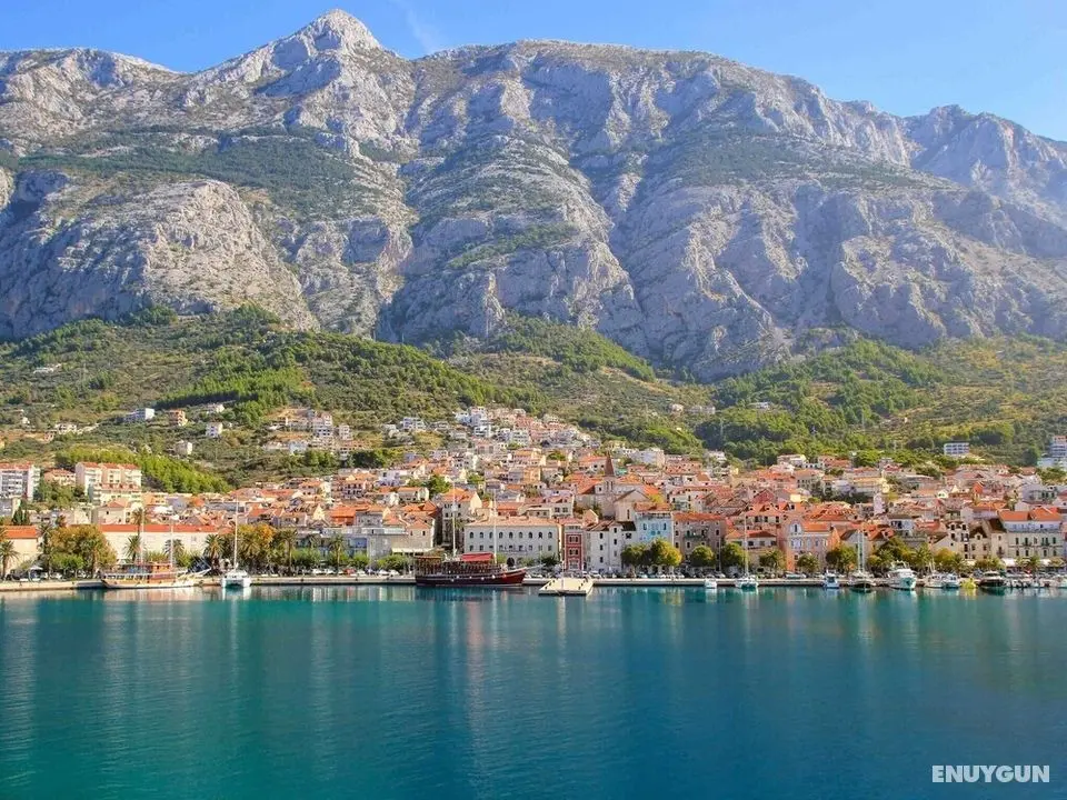 Comfortable Apartment in Makarska Near to Beach - Dış Mekan