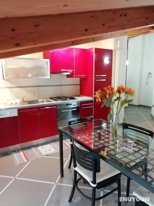 Comfortable Attic With Parking Space in Chiavari - Öne Çıkan Resim