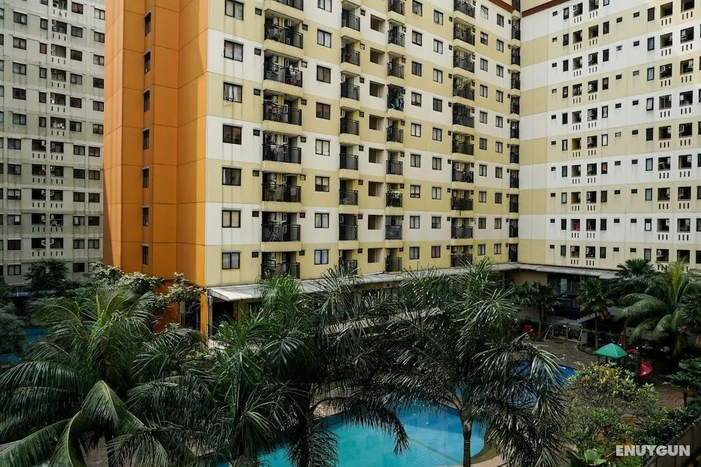 Comfortable and Homey Studio Apartment at Kebagusan City - Dış Mekan