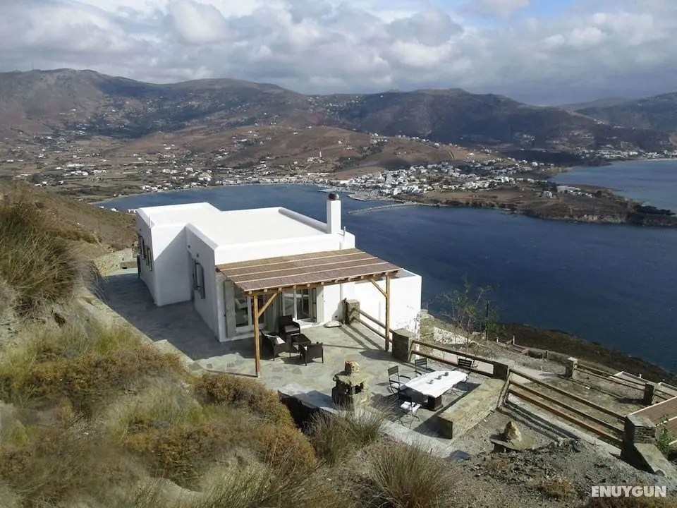 Comfortable Villa Near Sea in Andros - Dış Mekan