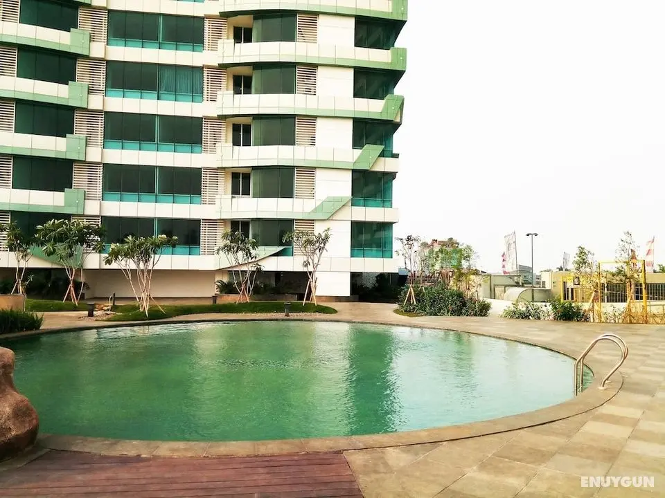 Comfortable Studio Apartment @ Grand Kamala Lagoon - Havuz