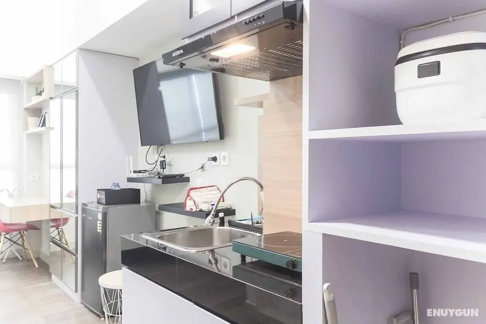 Comfortable Studio at Springlake Summarecon Apartment near Mall - Mutfak