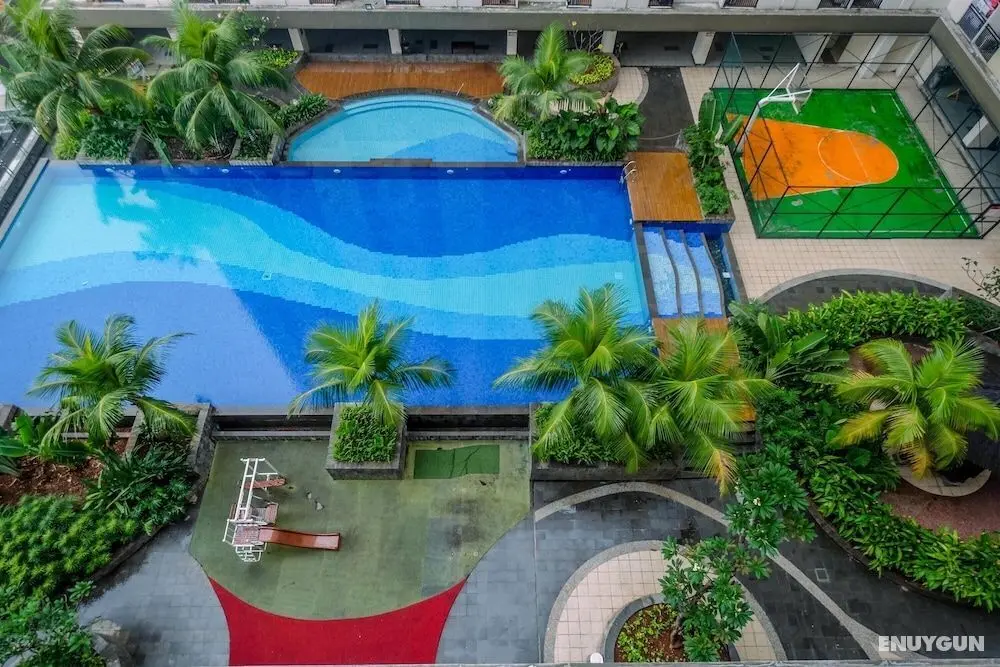 Comfortable and Tidy Studio at Cinere Resort Apartment - Havuz