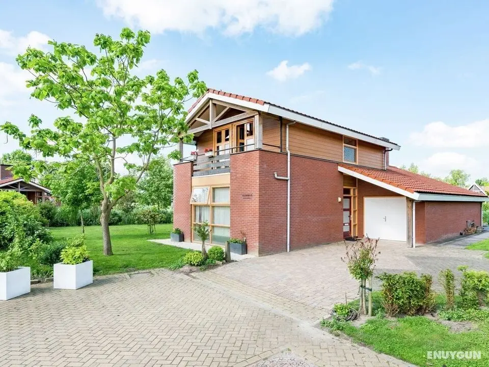 Comfortable Waterside Holiday Villa - Öne Çıkan Resim