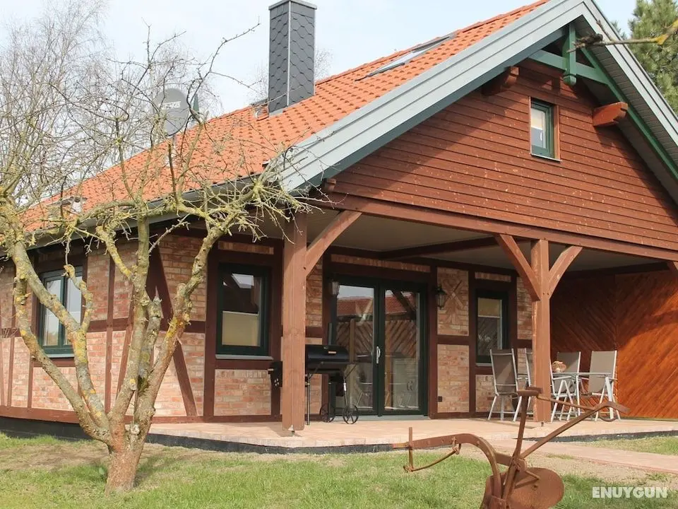 Comfy Farmhouse in Brusow With Garden - Öne Çıkan Resim