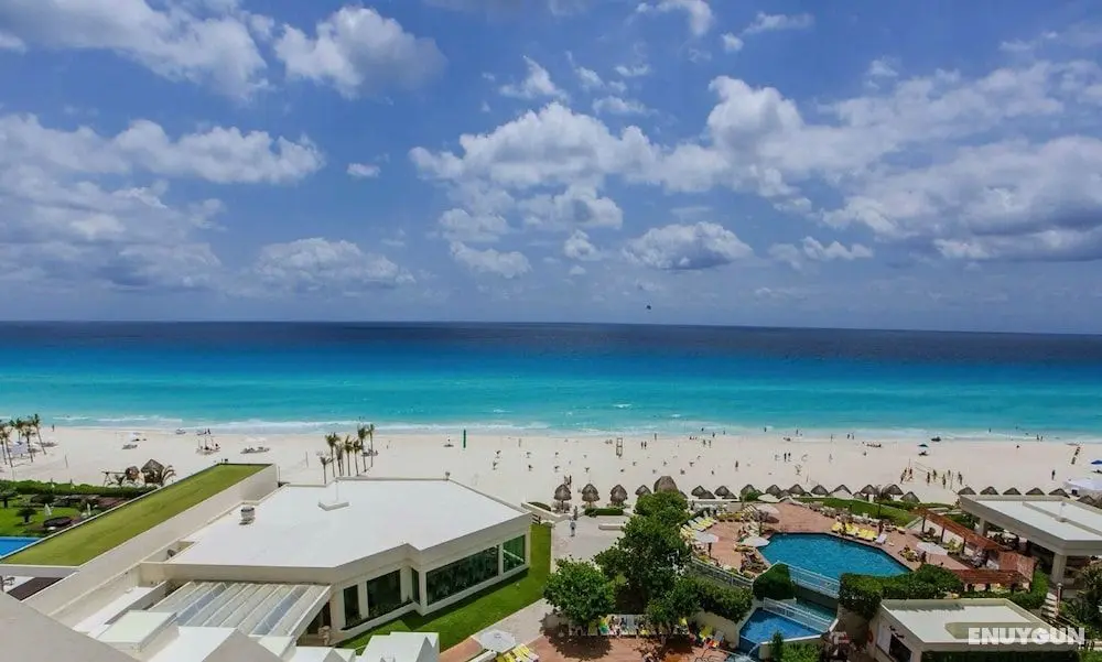Condo in Ocean Front Hotel resort - Öne Çıkan Resim