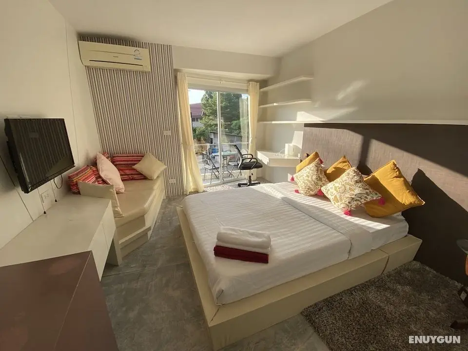 Condo Studio B at Replay E305 - Öne Çıkan Resim