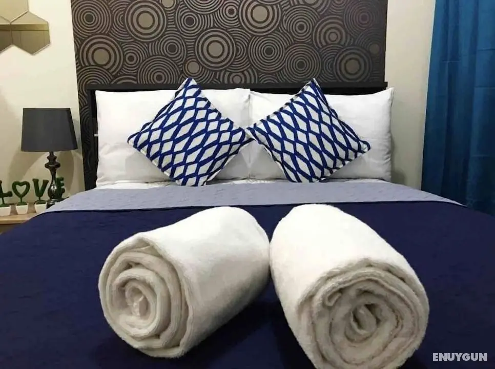 Condo Unit With Balcony in Manila - Öne Çıkan Resim