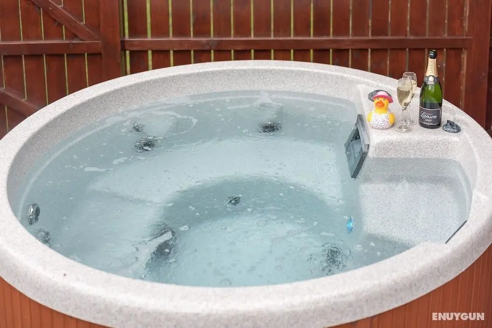 Conifer Lodge 8 With Hot Tub, Newton Stewart - Öne Çıkan Resim
