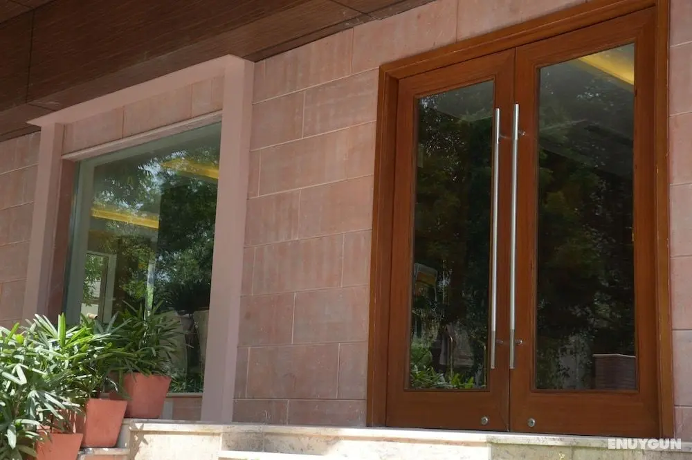 Connaught Royale - Dış Mekan