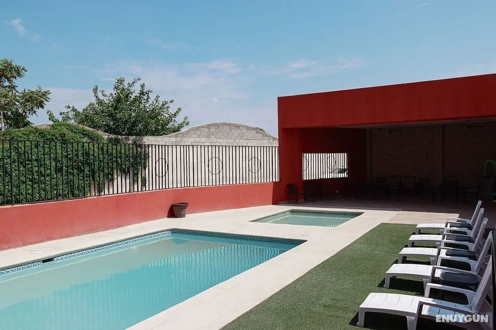 Hotel Conquistador Inn By US Consulate - Havuz