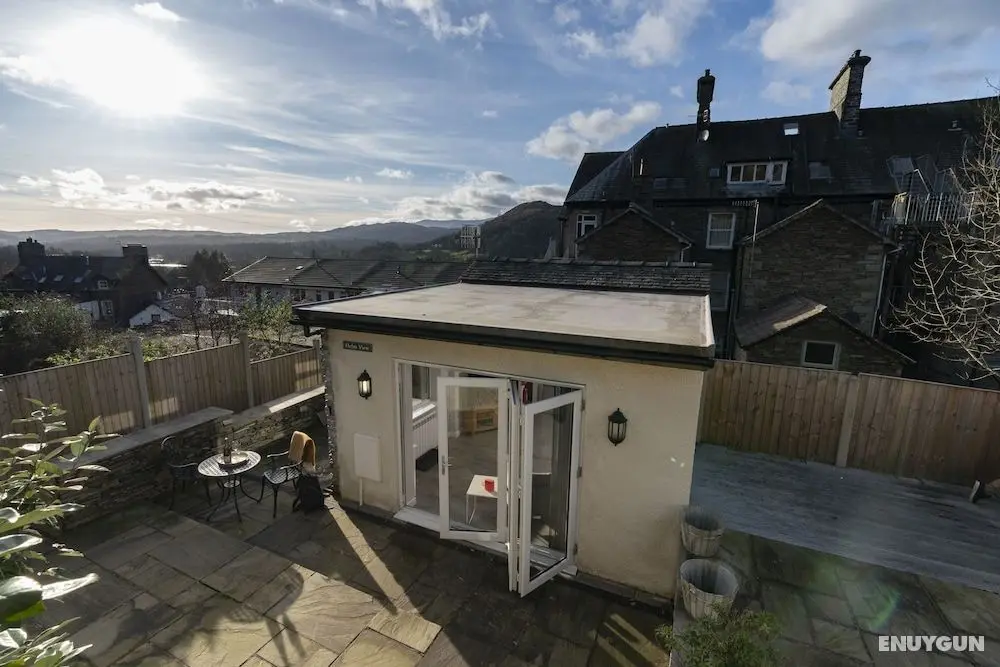 Contemporary 1BR Home Parking - Quiet - Ambleside - Oda