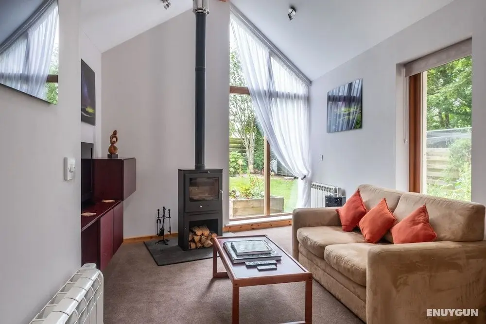 Contemporary One Bedroom Apartment Close To All Amenities In Conservation Area - Öne Çıkan Resim