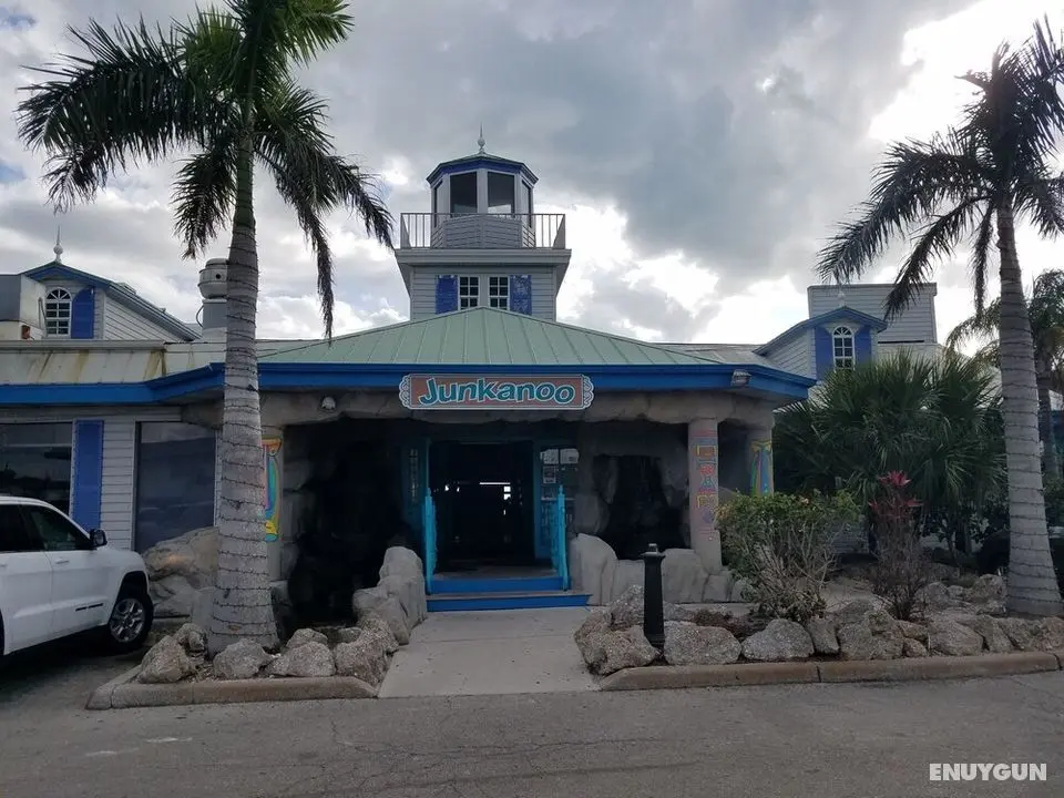 Coral by the Sea 3054, Sleeps 8, Walk to Beach - Plaj