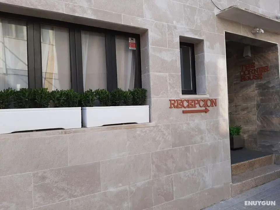 The Corner House Hostal - Dış Mekan