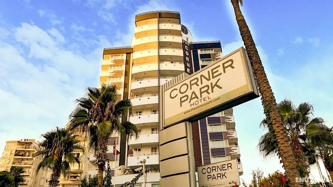 The Corner Park Hotel - Dış Mekan