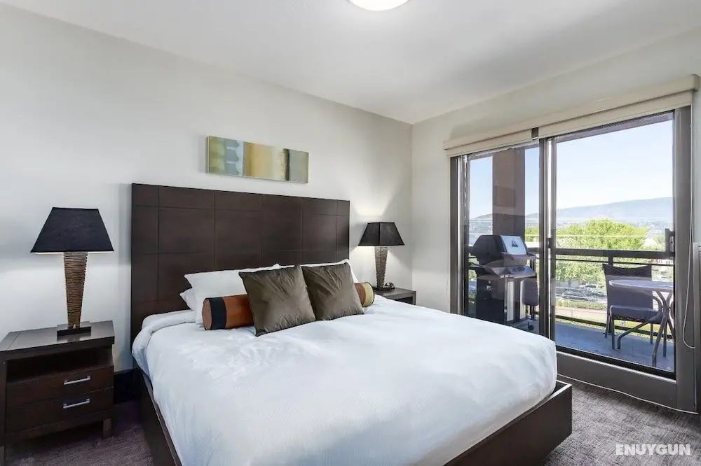 Corner Unit With Lakeview at Playa #402 - Oda