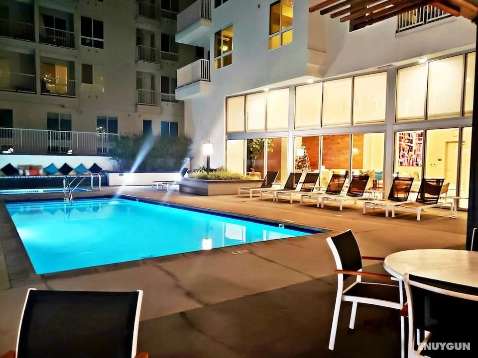 Corporate Apartments near Santa Monica - Havuz