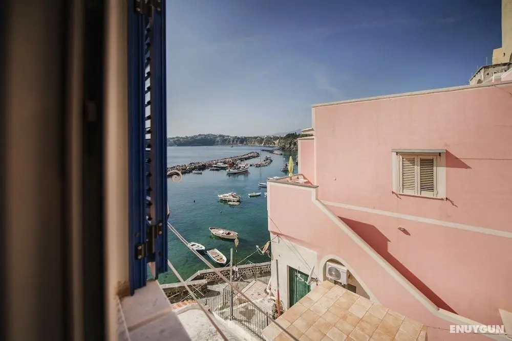 Corricella Sea Window - Oda Manzaraları