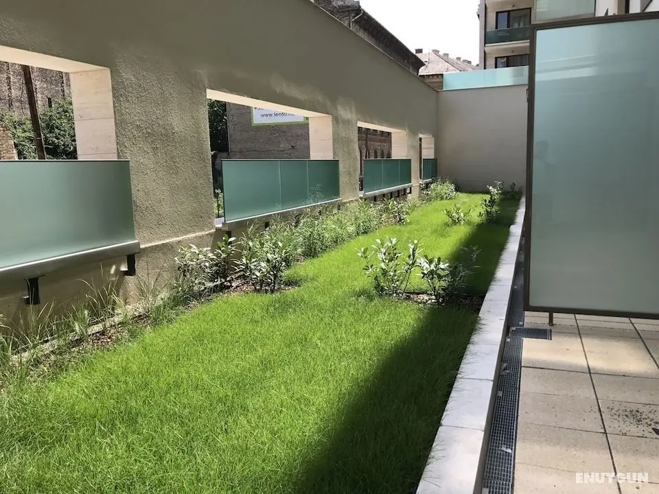 Corvin Rose Apartment Hotel - Dış Mekanlar