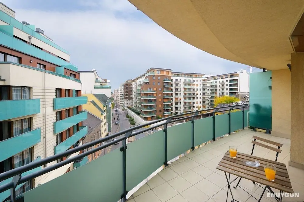 Corvina Apartments - Oda Manzaraları