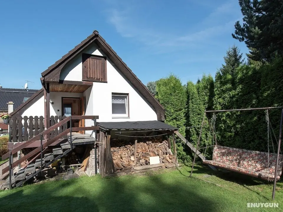 Cosily Furnished Holiday Home in the Vogtland With Terrace and Swimming Pool - Öne Çıkan Resim