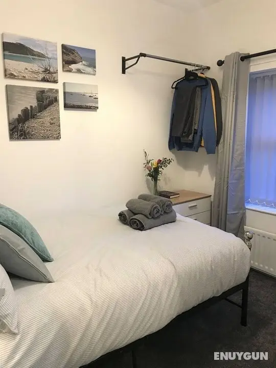 Cosy 2-bedroom House in Widnes Sleeps 4 - Oda