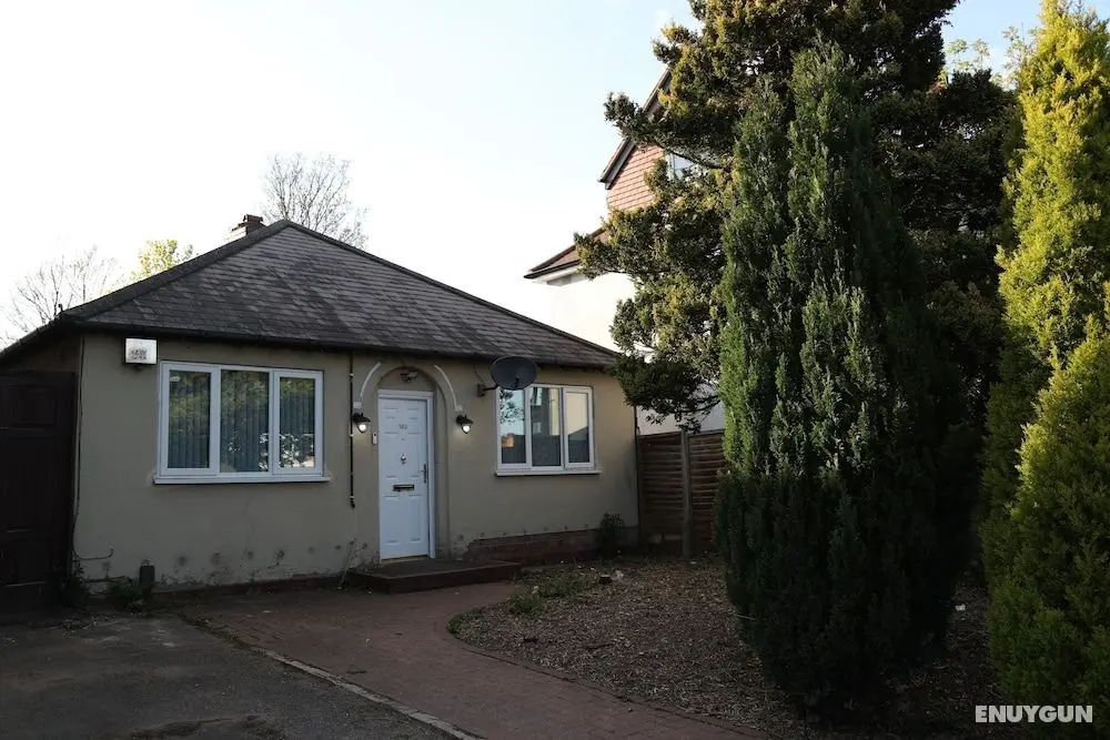 Cosy 3-bed Bungalow NEC Airport Close to Amenities - Öne Çıkan Resim
